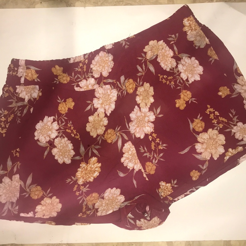 Gauze burgundy floral torrid shorts Sz.2
